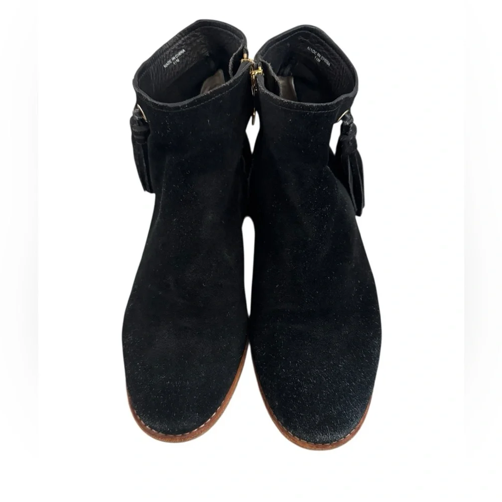 Kate Spade black suede leather zip up ankle booty with tassle. Woman’s size 11